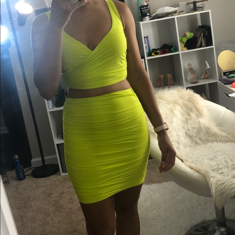 New without tags Windsor set